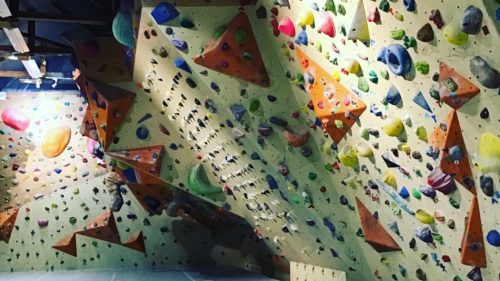 千葉県のクライミング施設「ボルダリングジム GRANNY（グラニー） 南流山」